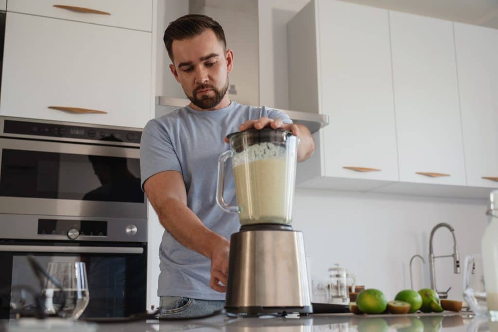 Kefir smoothie prep for synbiotics for gut health