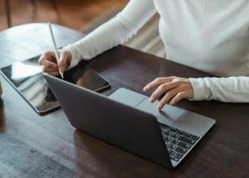 Why Multitasking Online Is a Myth