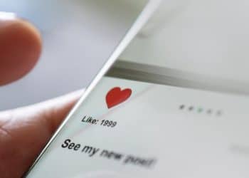 The Rise of Comment-Only Creators (And Why They’re Going Viral)