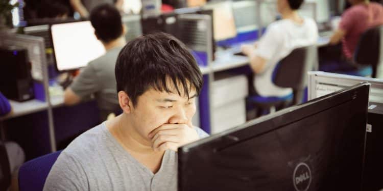 Why Being “Busy” Online Is a Different Kind of Exhaustion