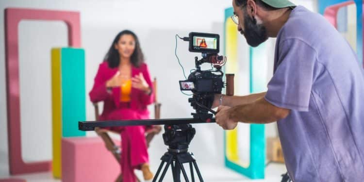 Why Emotional Storytelling Is the New Viral Trend on Social Platforms