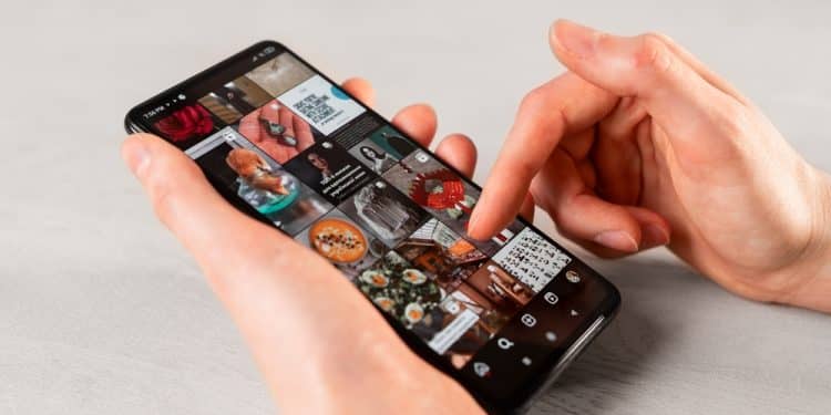 Why Silent Videos Are Quietly Dominating Your Feed