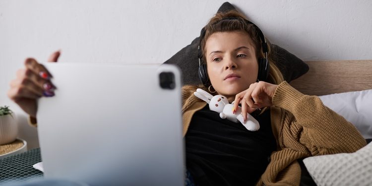 “Bed Rotting” Went From Guilty Habit to Wellness Trend